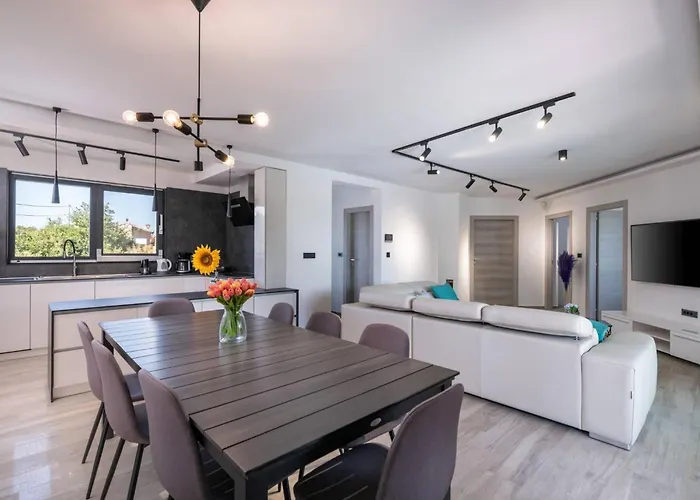 Speranza By Interhome * 풀라