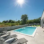 Speranza By Interhome Pula