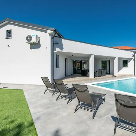 Semesterbostad Speranza By Interhome Pula