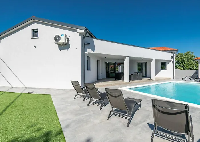 Vakantiehuis Speranza By Interhome Pula